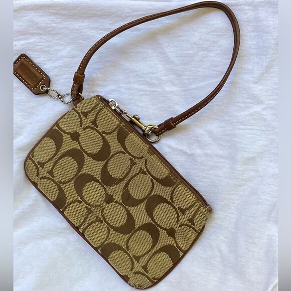 Coach Wristlet - Picture 2 of 7